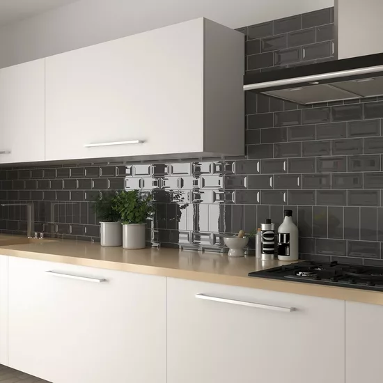 Carrelage Evolution Inmetro Dark Grey 7,5x15 cm - posé en cuisine