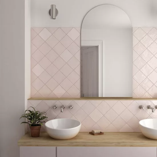 Carrelage La Riviera Rose 13,2x13,2 cm - posé en salle de bain