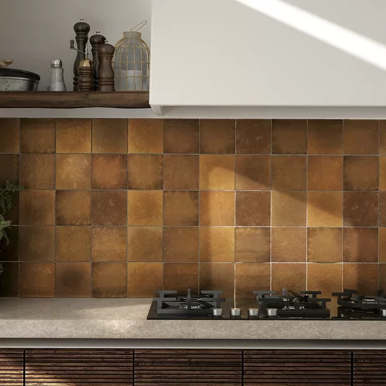 Carrelage Artisan Gold 13,2x13,2 cm - posé en cuisine