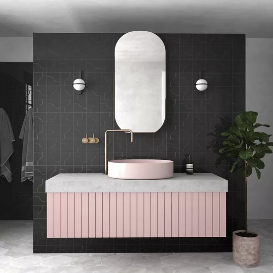 Carrelage Curve Black 8,3x12 cm - posé en salle de bain