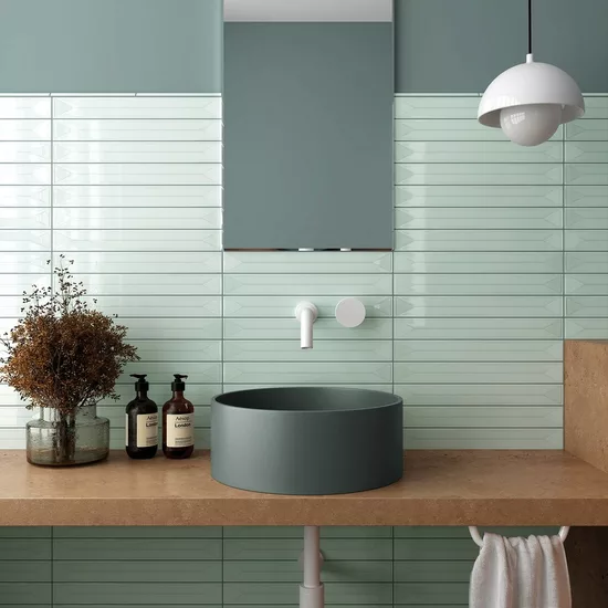 Carrelage Vitral Axis Mint 5x40 cm - posé en salle de bain