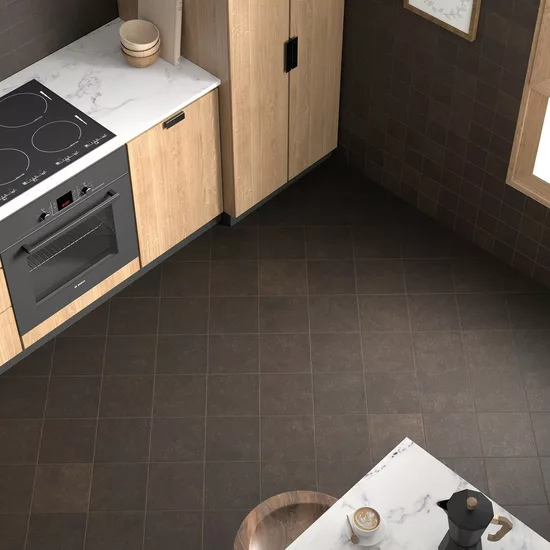Carrelage Stage Brown 20x20 cm - posé en cuisine