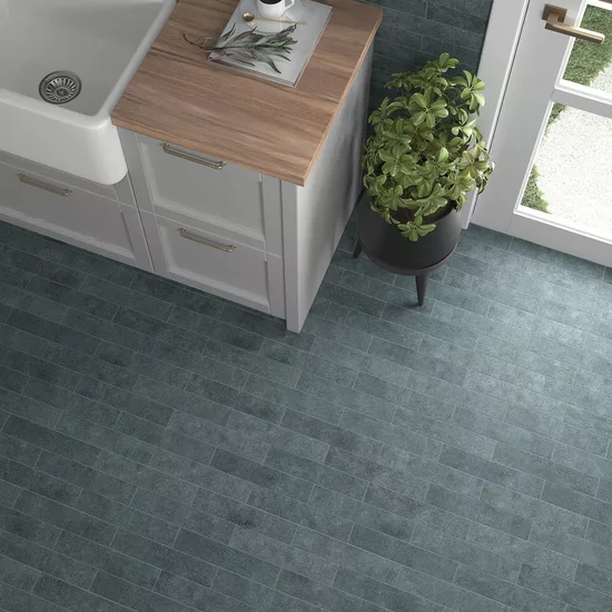 Carrelage Stage Denim 6x30 cm - posé en cuisine 2