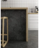 Carrelage Coralstone Hexagon Melange Black 29,2x25,4 cm - posé en cuisine